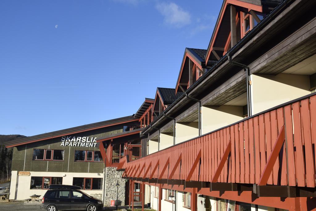 Skarslia * Skarsgård